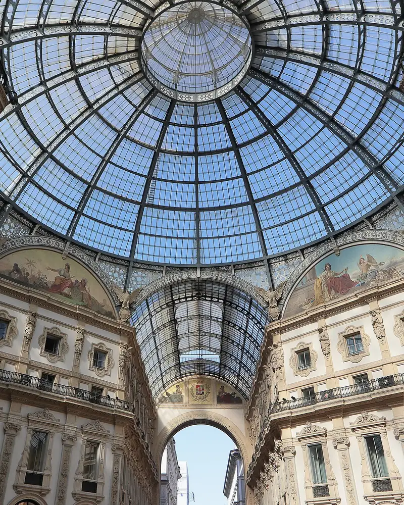 A cúpula de vidro da Galleria Vittorio Emanuele II, em Milão
